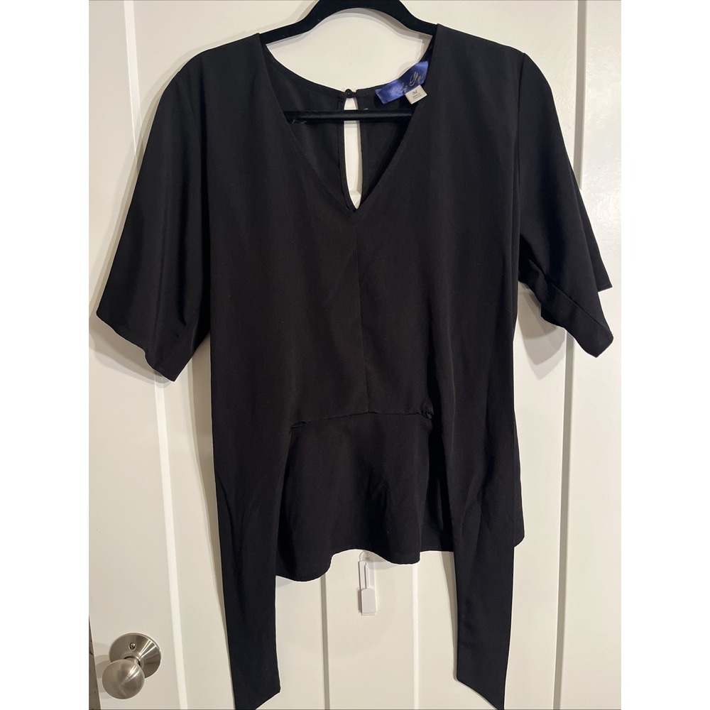 Blue Rain black V-neck blouse with a keyhole back and tie-waist Size Medium